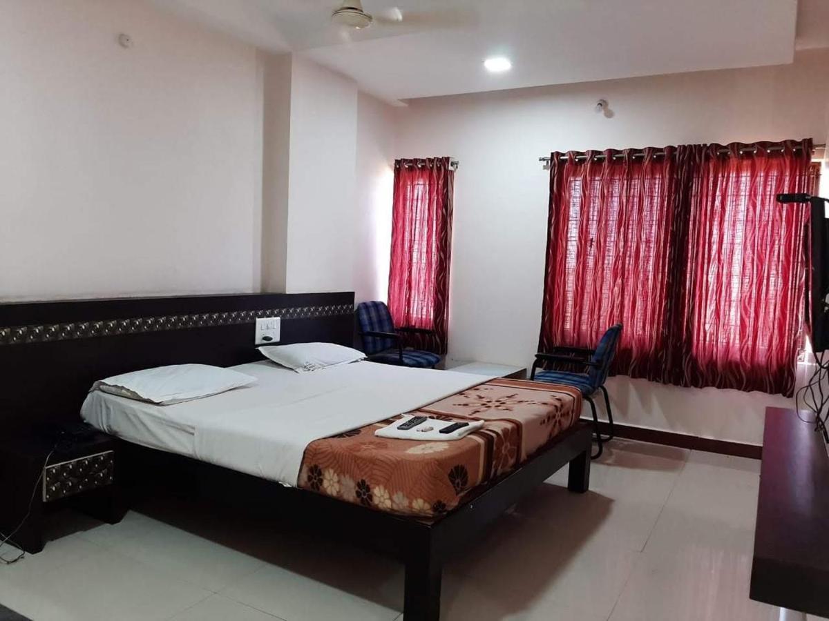 Hotel Ashoka Gangawati Экстерьер фото